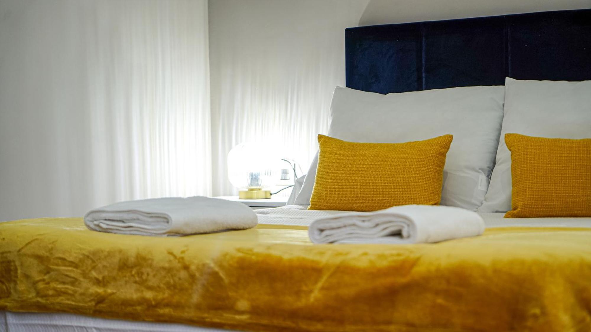 Apartamentos Puente Romano Suites Mérida Esterno foto