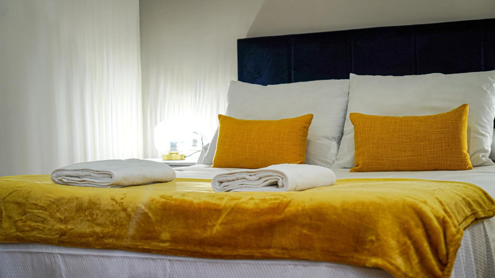 Apartamentos Puente Romano Suites Mérida Esterno foto