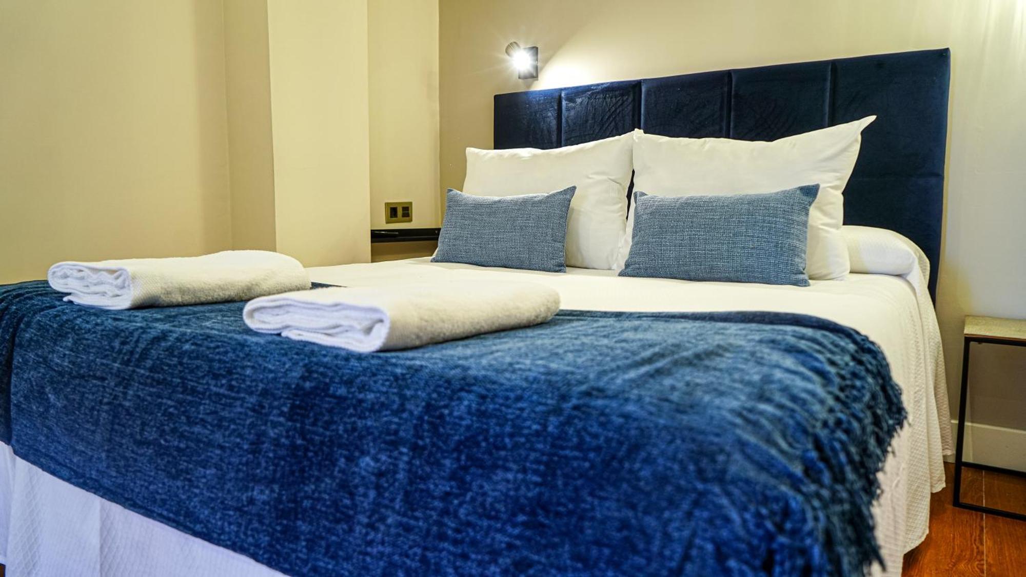 Apartamentos Puente Romano Suites Mérida Esterno foto
